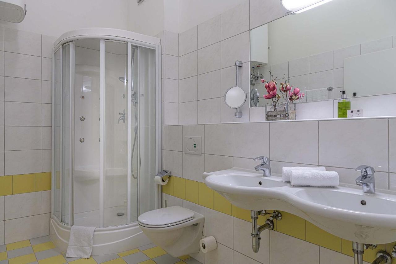 Alpenparks Apartment & Ferienresort Rehrenberg Viehhofen Luaran gambar